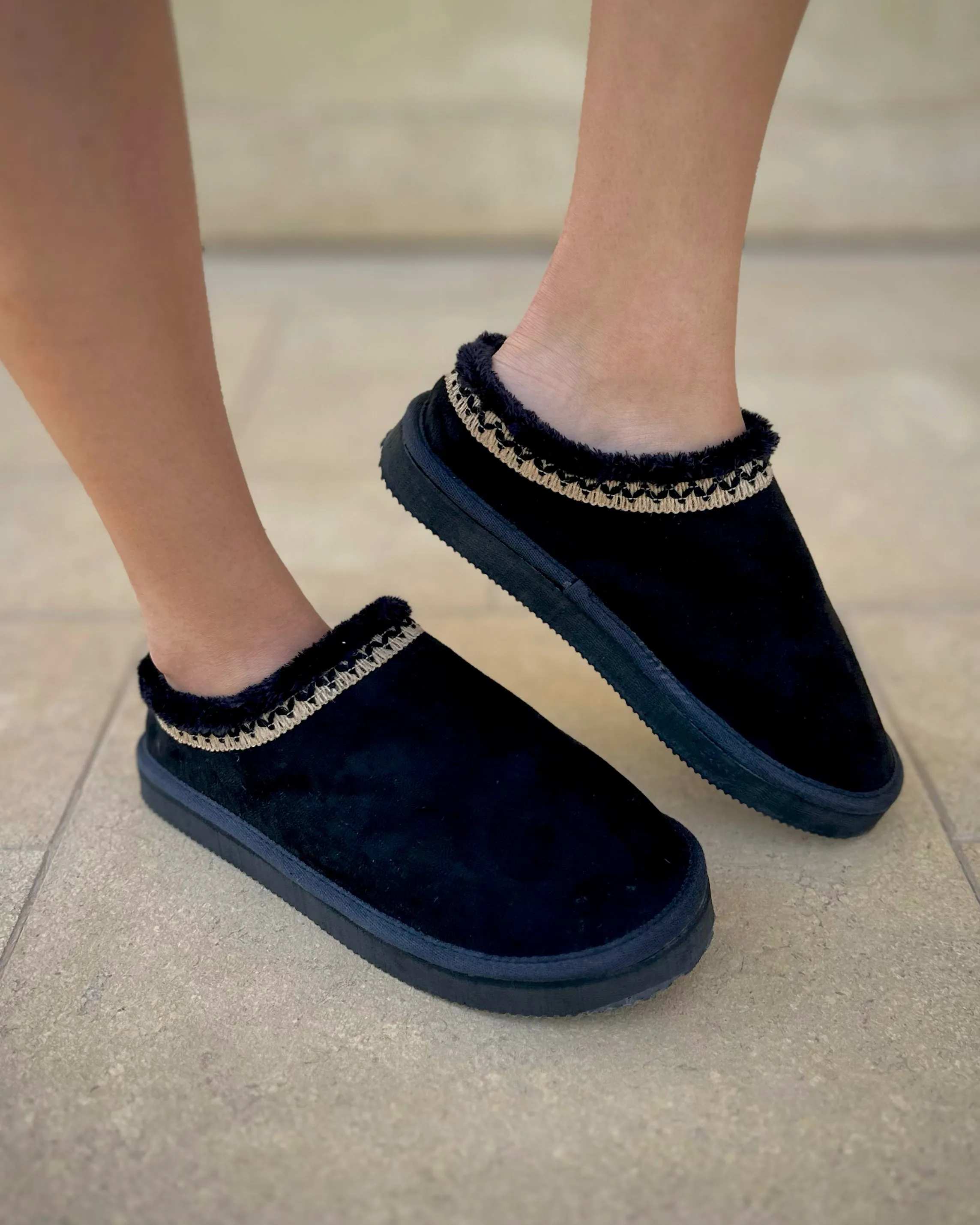 BUZZ SUEDE MULES - BLACK
