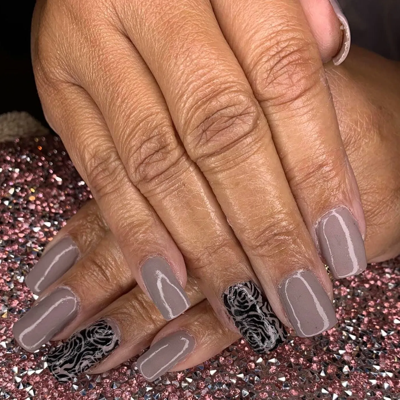 CASHMERE & STILETTOS