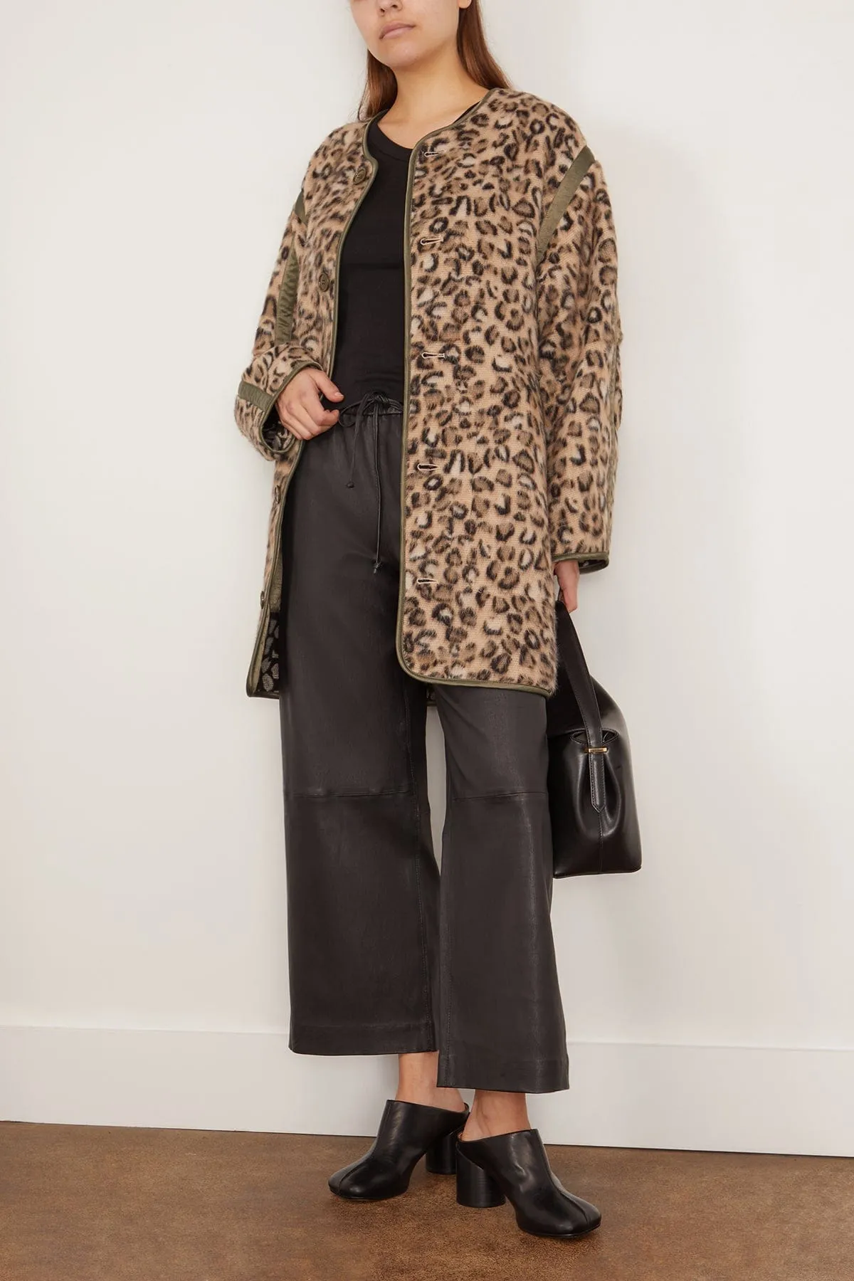 Cropped Baggy Pants in Black