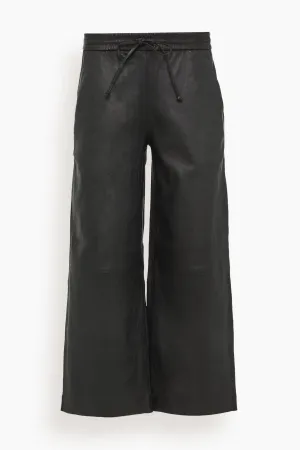 Cropped Baggy Pants in Black