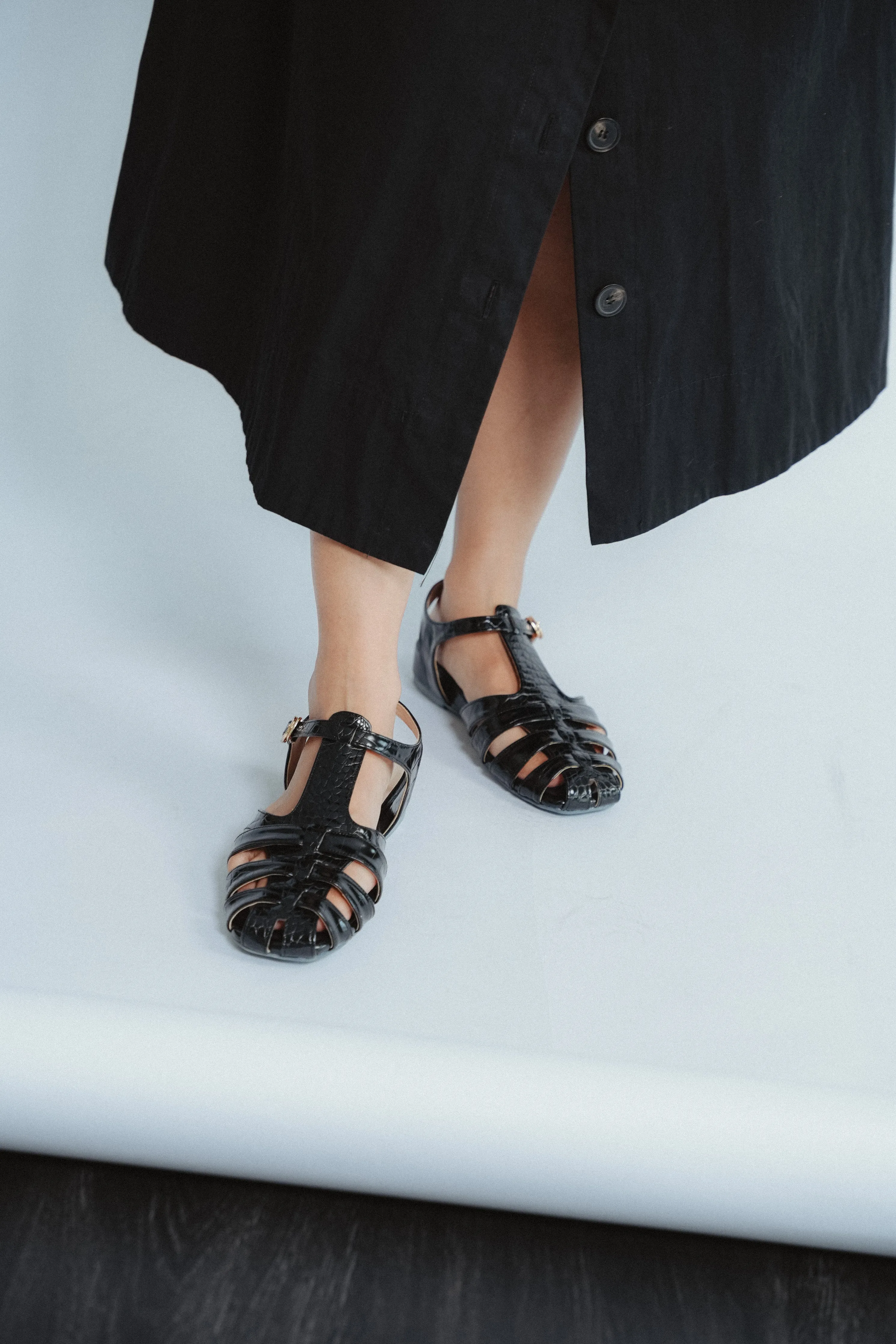 Fisherman Cage Sandals (Black Croc)