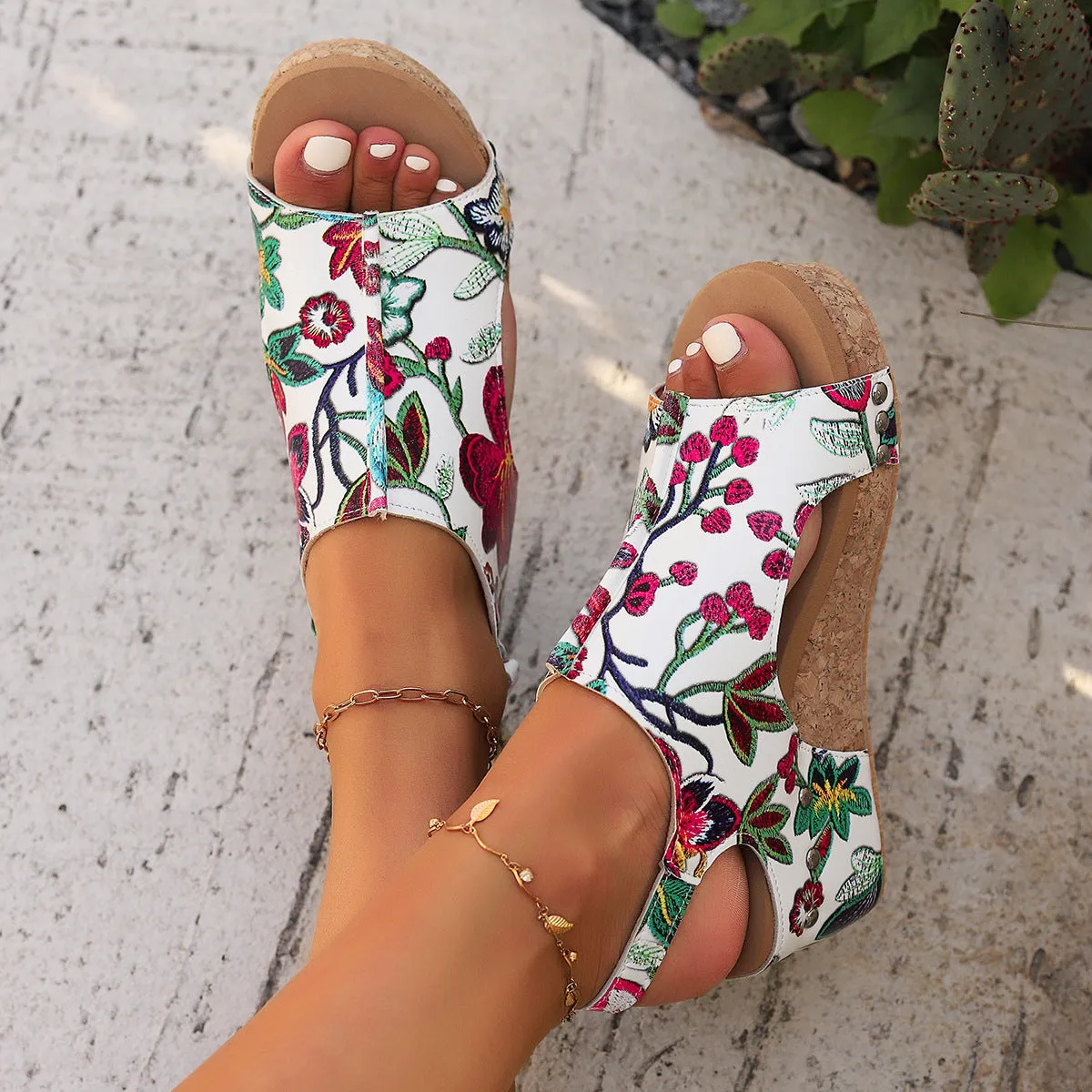 Sofía Bloom Platform Sandals